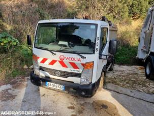 Benne basculante de chantier et de TP Nissan Cabstar