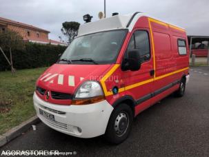 Fourgon avec parois et toit rigide Renault Master