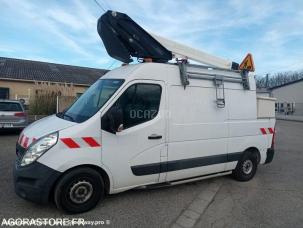 Fourgon avec parois et toit rigide Renault Master