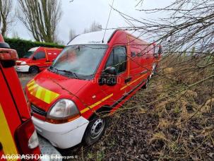 Fourgon avec parois et toit rigide Renault Master