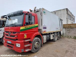 Benne à ordure ménagères Mercedes 2533