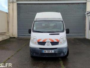 Fourgon avec parois et toit rigide Renault Trafic