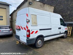 Fourgon avec parois et toit rigide Renault Master