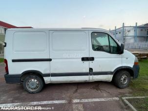 Fourgon avec parois et toit rigide Renault Master