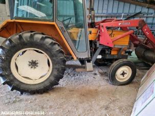 Tracteur agricole Renault