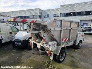 Benne à ordure ménagères Piaggio Porter