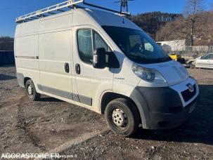 Fourgon avec parois et toit rigide Peugeot Boxer