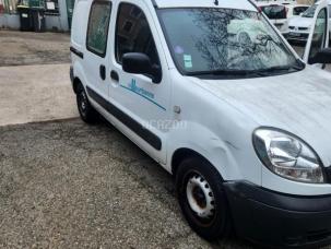 Fourgon avec parois et toit rigide Renault Kangoo