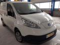 Fourgon avec parois et toit rigide Nissan NV200