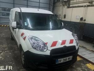 Fourgon avec parois et toit rigide Fiat DOBLO