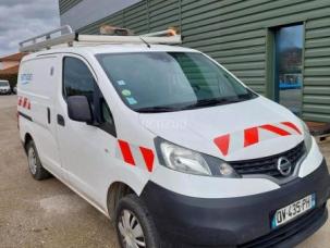 Fourgon avec parois et toit rigide Nissan NV200