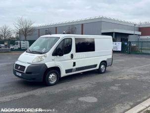 Fourgon avec parois et toit rigide Fiat Ducato