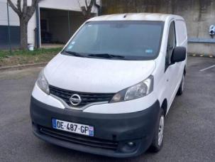 Fourgon avec parois et toit rigide Nissan NV200