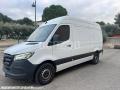 Fourgon avec parois et toit rigide Mercedes Sprinter