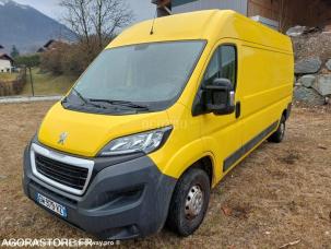 Fourgon avec parois et toit rigide Peugeot Boxer