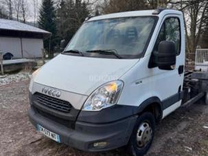 Carrosserie à parois latérales souples coulissantes (PLSC) Iveco 35c13