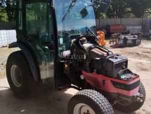 Tracteur agricole Massey Ferguson MF 2405