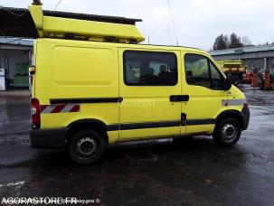 Fourgon avec parois et toit rigide Renault Master