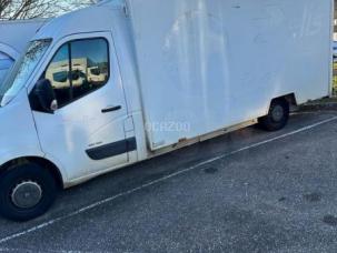 Fourgon avec parois et toit rigide Renault Master