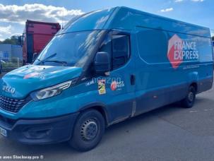 Fourgon avec parois et toit rigide Iveco Daily