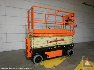 Nacelle automotrice JLG R4045