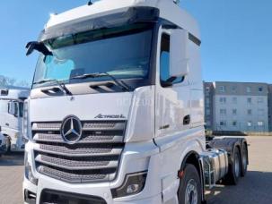 Pour semi-remorque Mercedes Actros