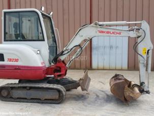 Mini-pelle Takeuchi TB 230