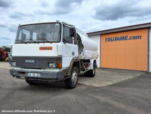 Citerne à hydrocarbures lourds Iveco 135.14 IH