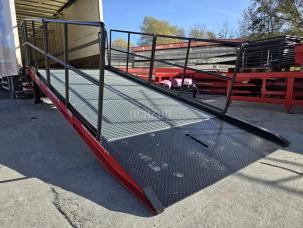 Facilitez vos opérations de chargement et déchargement avec la rampe mobile industrielle AZ RAMP PRIME XS-6.