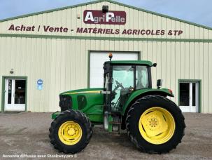 Tracteur agricole John Deere 6220