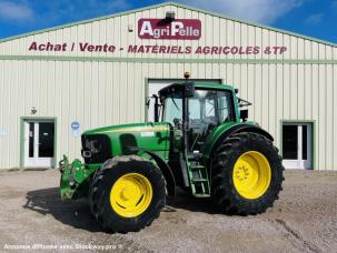 Tracteur agricole John Deere 6820