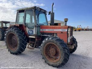 Tracteur agricole Massey Ferguson 699