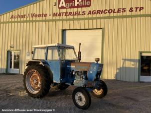 Tracteur agricole Ford 5000