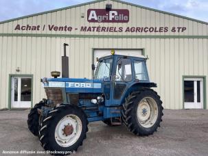 Tracteur agricole Ford 8210