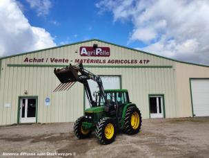 Tracteur agricole John Deere 6400